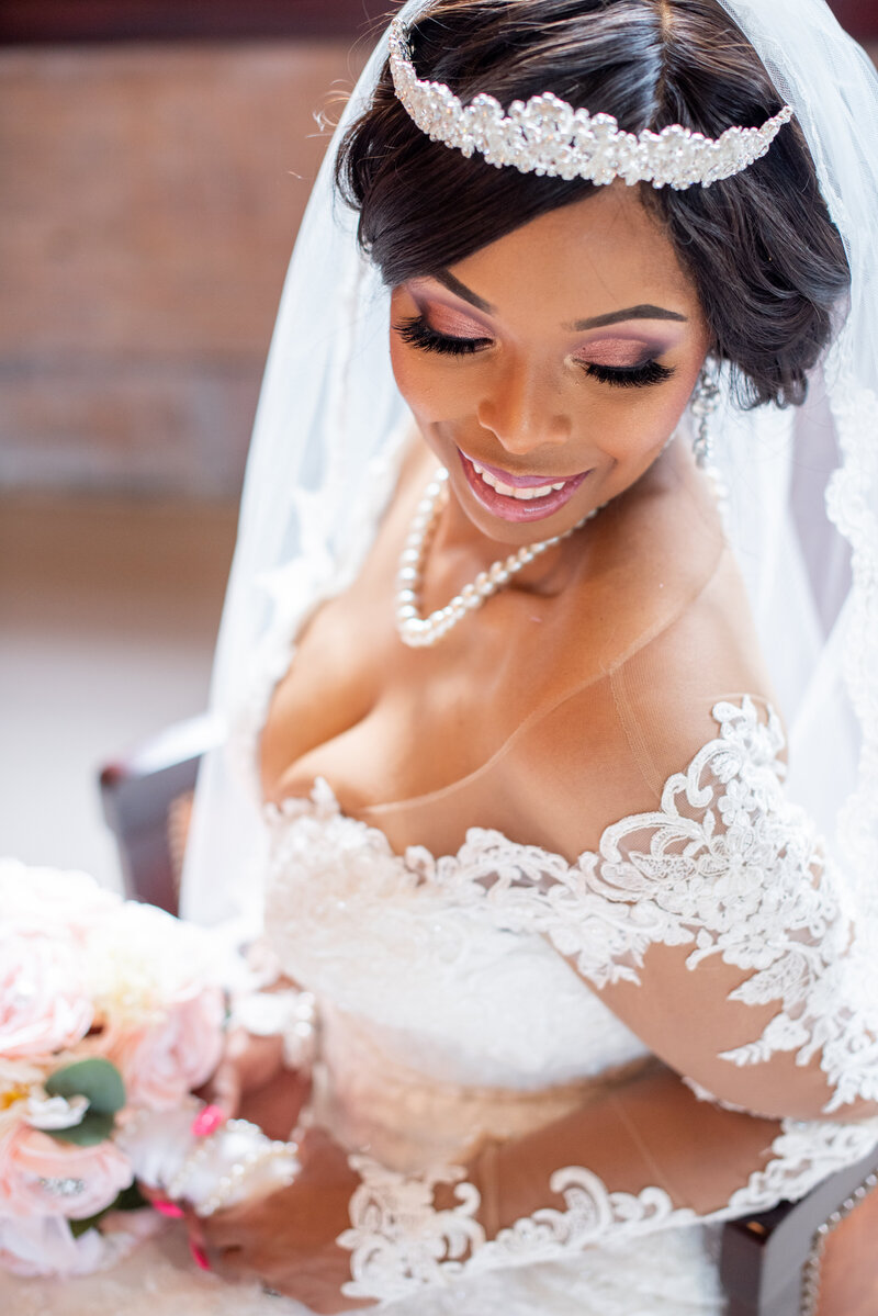 black bride getting married in Richmond Virginia wedding day